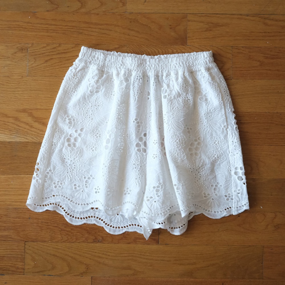 Stella Nova Eyelet Shorts Womens White Floral Smocked Scalloped 6 New NWT